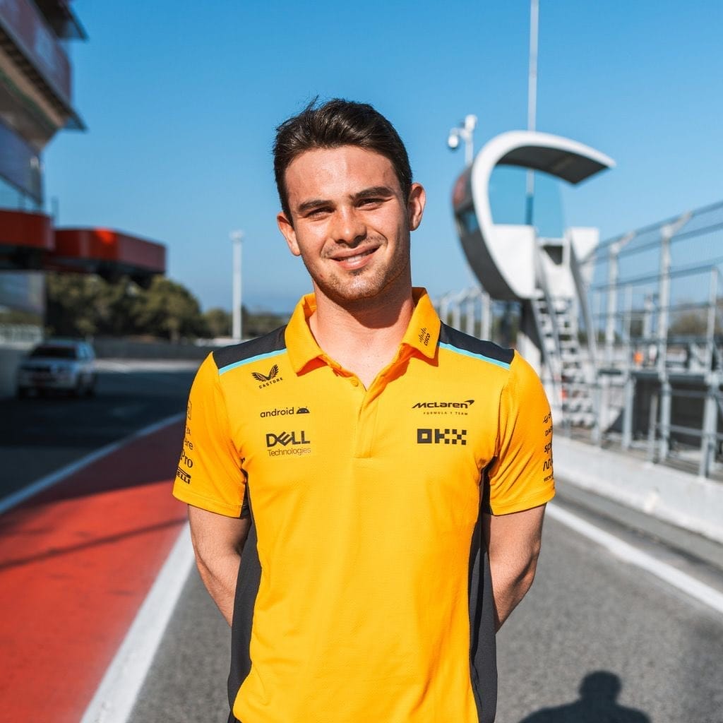 nxnoticias.com-llega-oward-en-el-lugar-23-del-gp-de-alabama-mclaughlin-es-primero-pato-podria-debutar-en-f1-tras-accidente-de-lando-norris