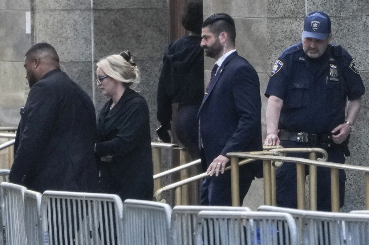 nxnoticias.com-en-el-juicio-de-trump-stormy-daniels-describe-como-conocio-al-ex-presidente