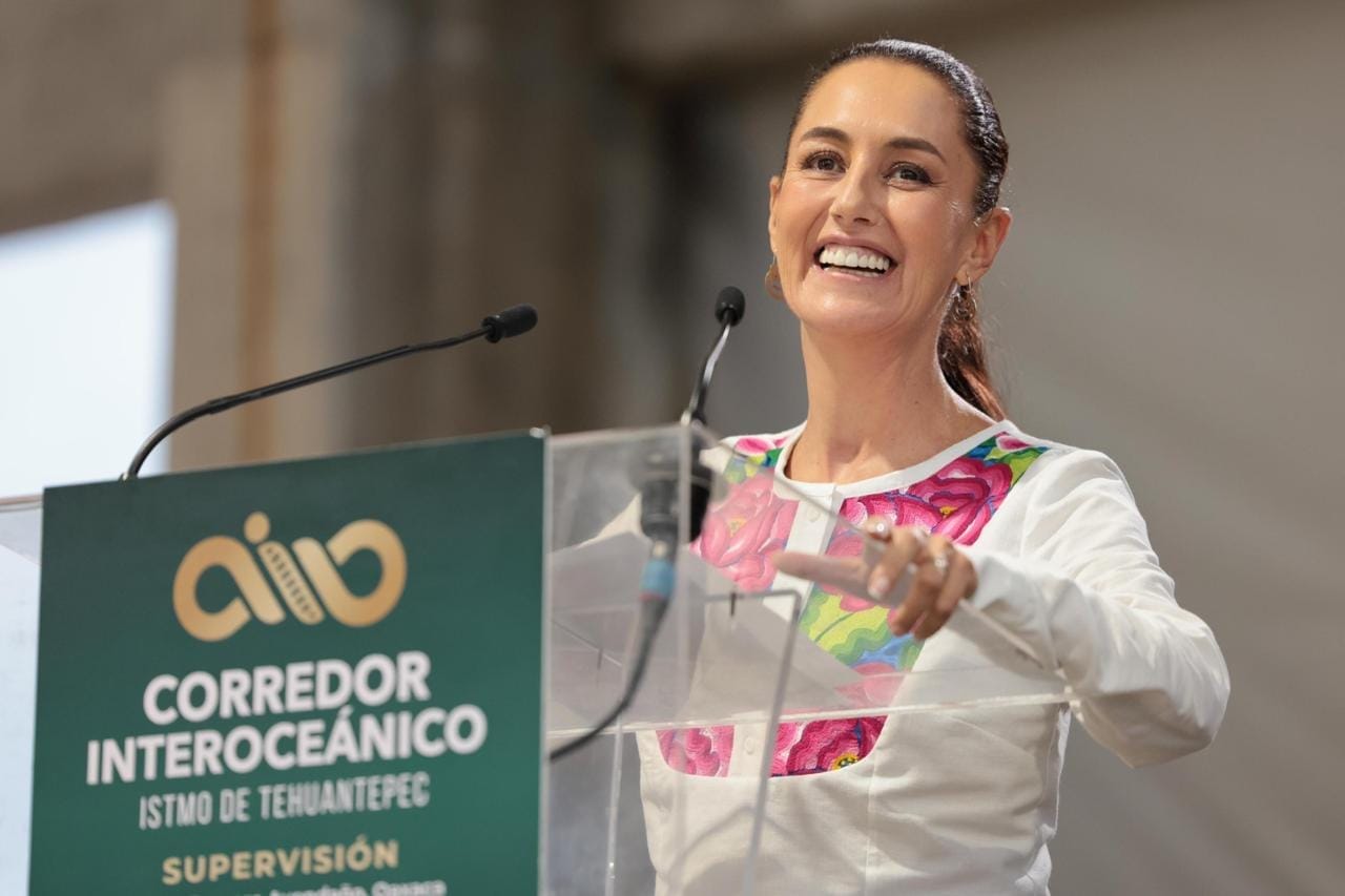 nxnoticias.com-sheinbaum-recibe-su-primer-saludo-como-comandante-suprema-de-las-fuerzas-armadas