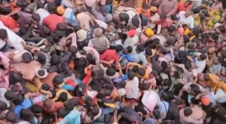nxnoticias.com-estampida-en-evento-religioso-en-la-india-deja-decenas-de-muertos