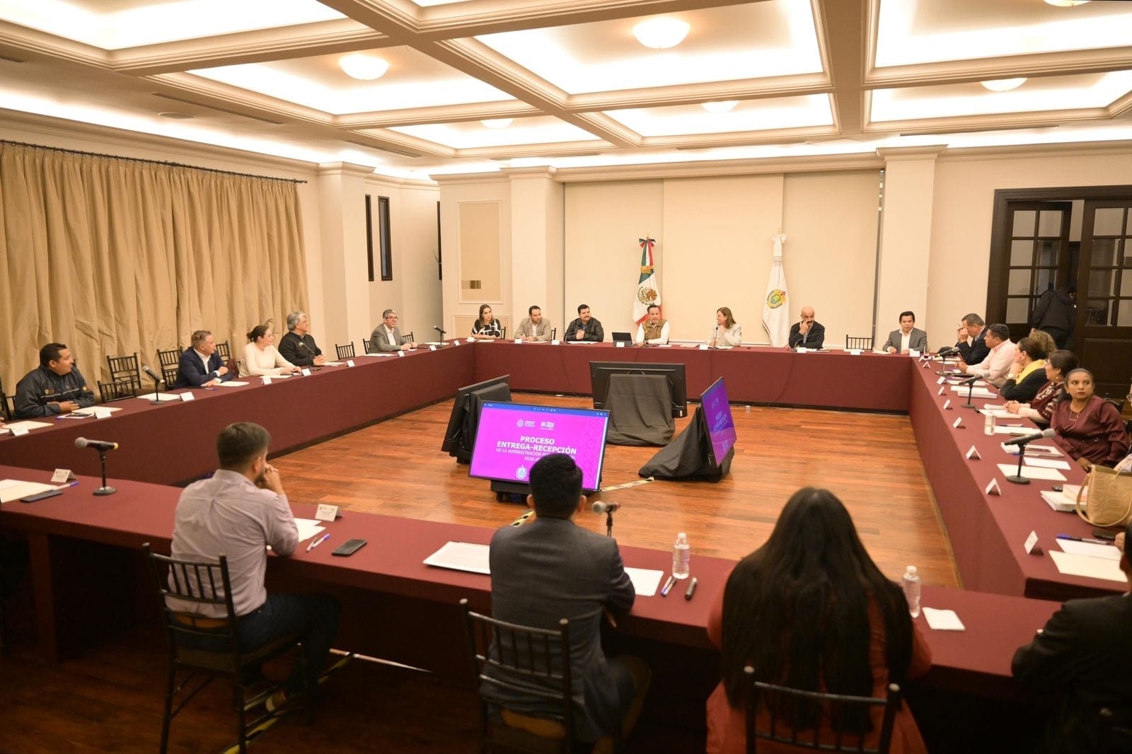 nxnoticias.com-se-reunen-gabinetes-de-transicion-en-veracruz