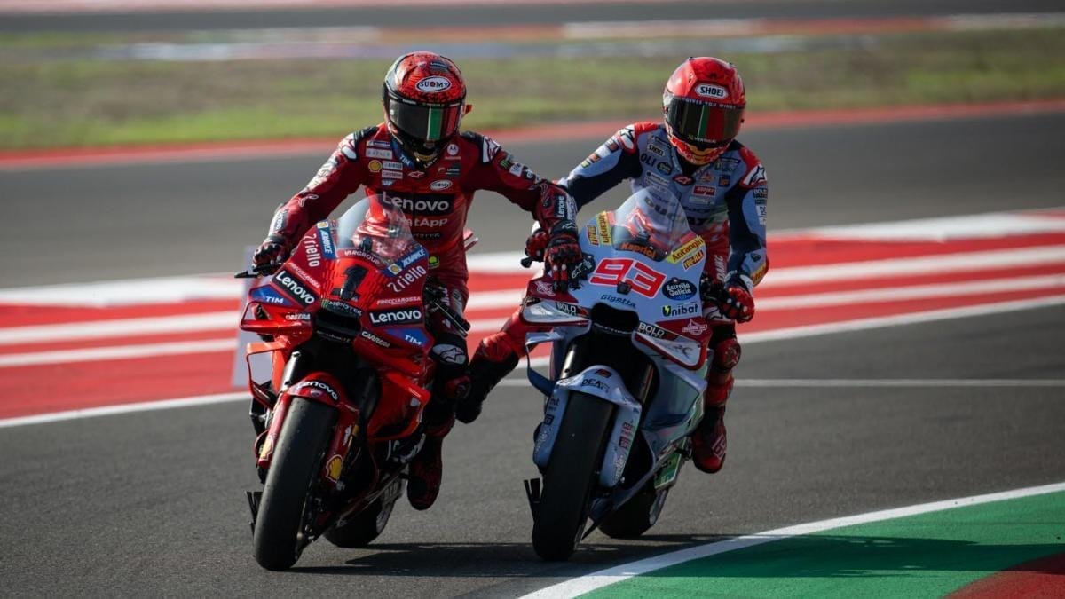 nxnoticias.com-insolita-imagen-en-motogp-bagnaia-sin-gasolina-remolcado-por-marc-marquez