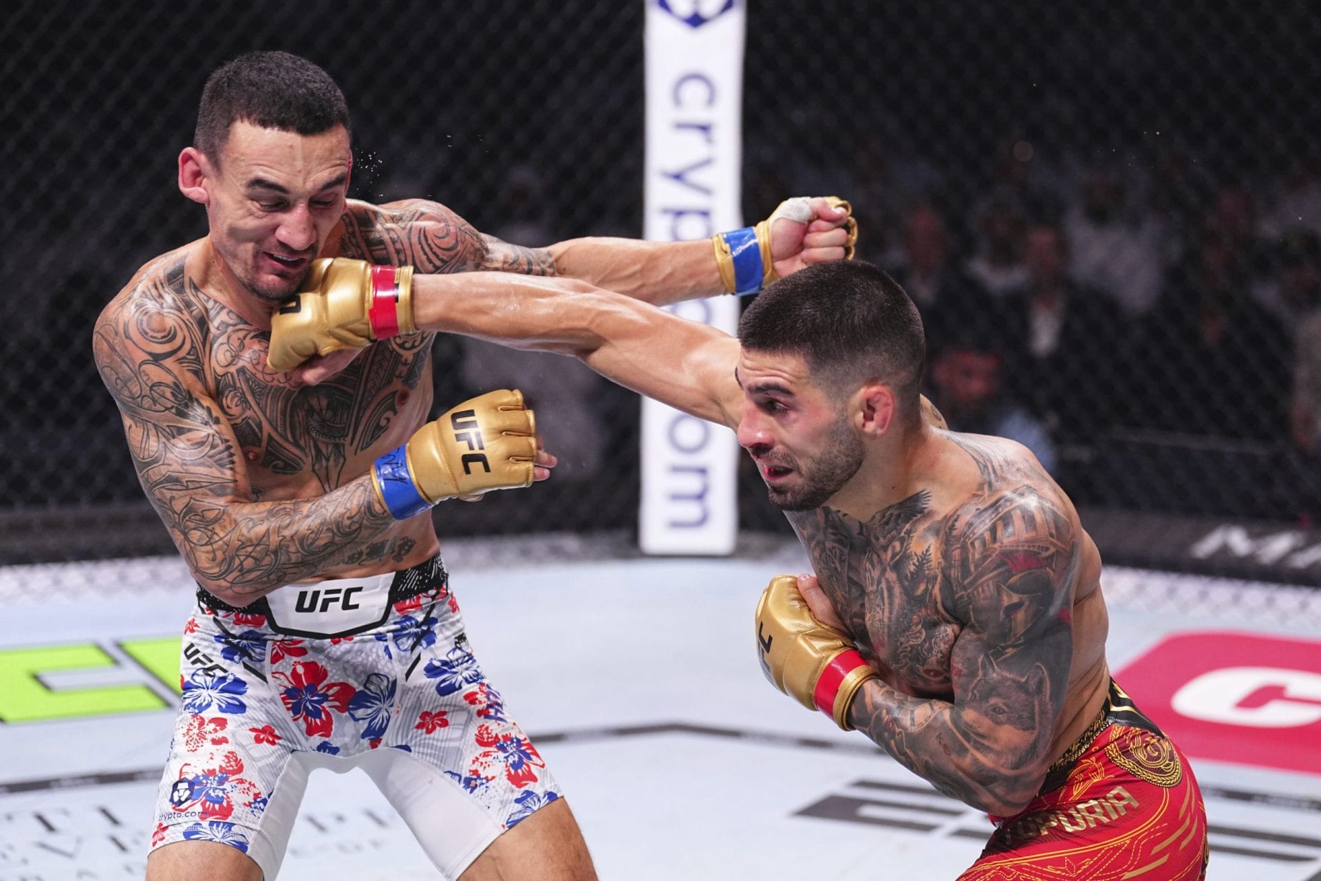 Topuria hace historia en la UFC 308 al noquear a Holloway