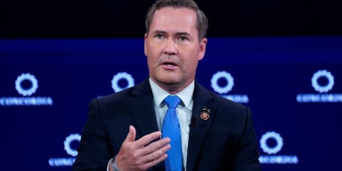 nxnoticias.com-confirma-a-trump-a-mike-waltz-como-su-asesor-de-seguridad-nacional