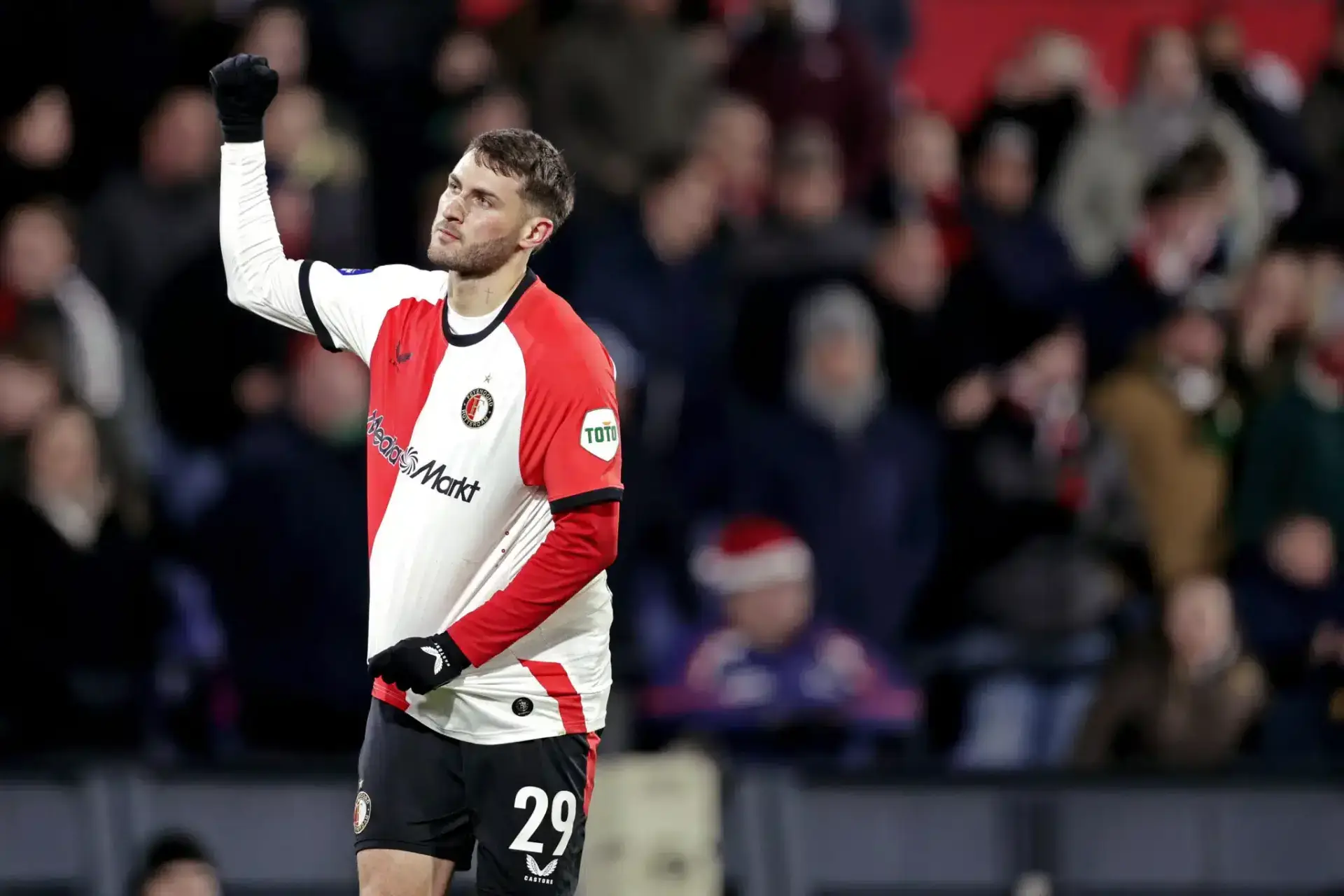 nxnoticias.com-santiago-gimenez-100-partidos-y-mas-goles-que-ningun-mexicano-en-la-eredivisie