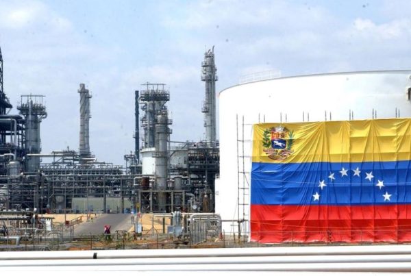 nxnoticias.com-advierte-trump-aranceles-a-quien-compre-petroleo-a-venezuela