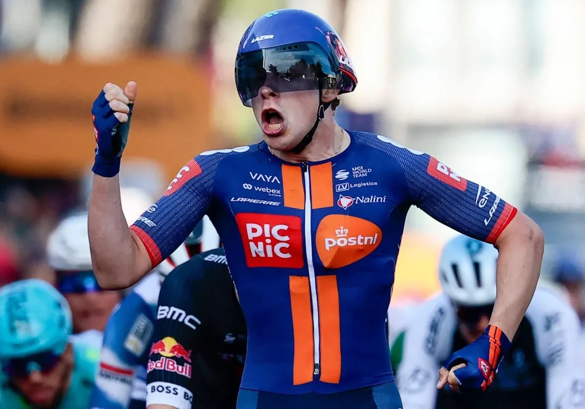 nxnoticias.com-giro-de-italia-van-uden-logra-su-exito-mas-grande-al-ganar-la-4ta-etapa