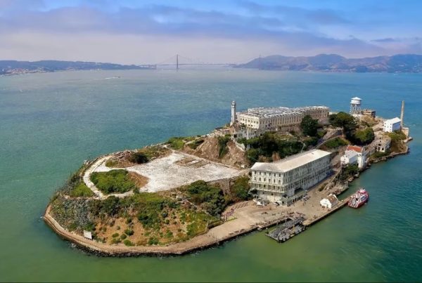 nxnoticias.com-ordena-trump-reabrir-alcatraz-para-albergar-a-delincuentes-violentos-y-despiadados