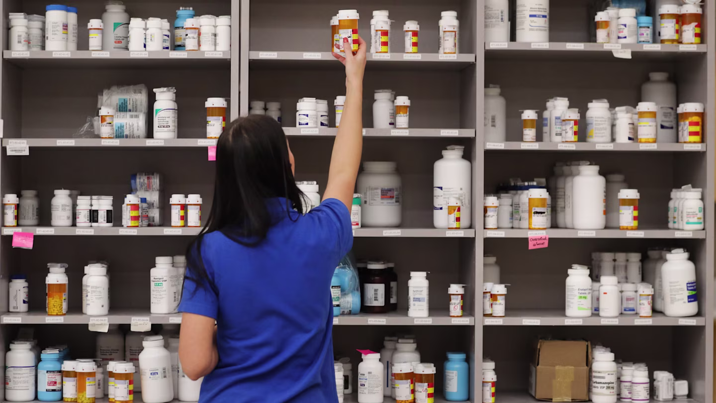 Trump anuncia aranceles a medicamentos genéricos.
