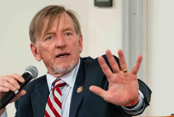 Paul Gosar recibe el respaldo de Donald Trump para la reelección en Arizona.