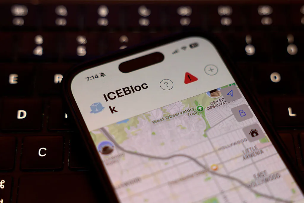 Joven crea app que alerta sobre ICE.