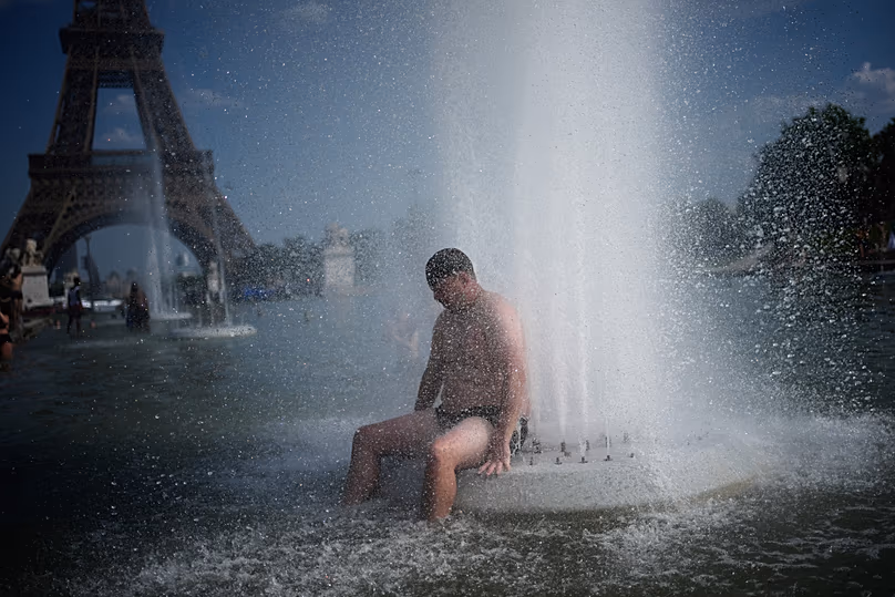 Aumentan víctimas por ola de calor en Francia.