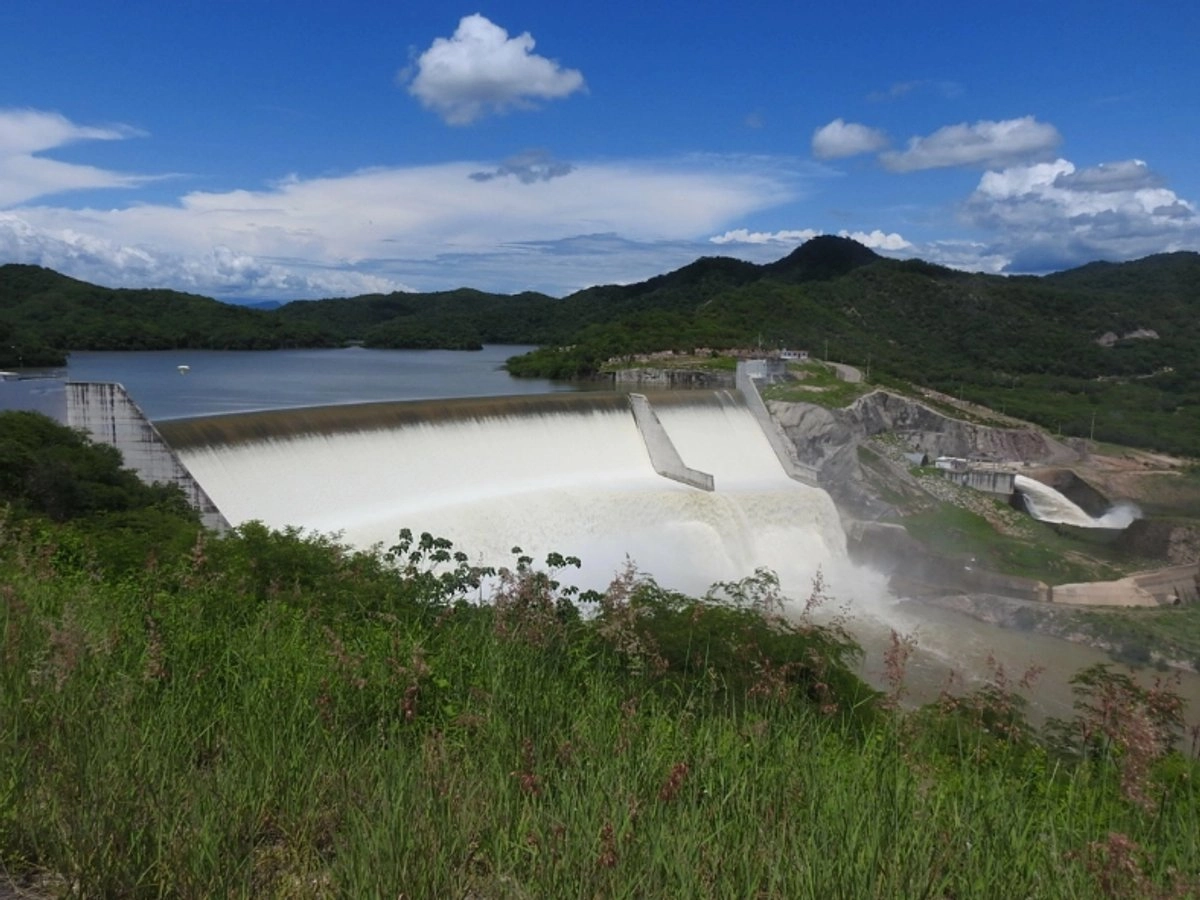 Presa Picachos, en Sinaloa, a su máxima capacidad.
