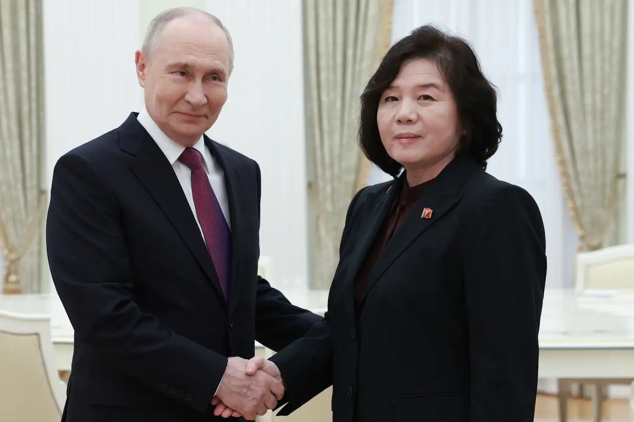 Putin se reúne con presidenta de Corea del Norte.