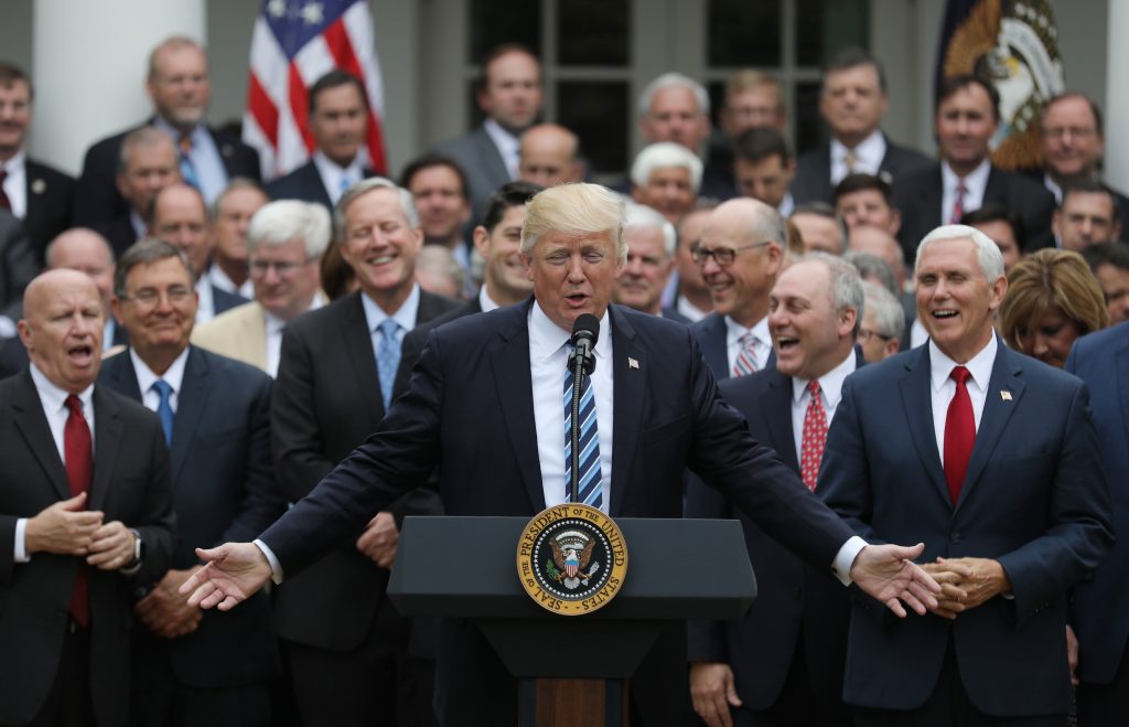 Trump presiona a republicanos.
