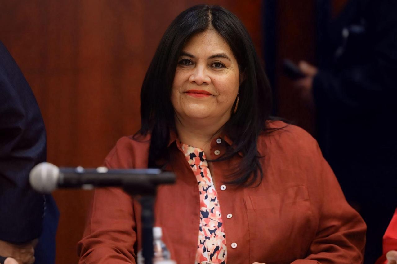 Senadora Guadalupe Chavira.