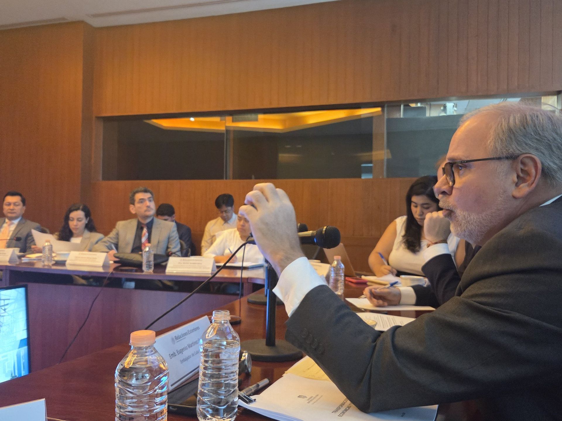 Embajador de Cuba en México se reúne con SRE.