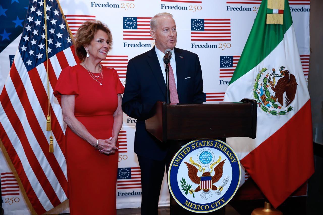 Embajador Johnson busca ampliar comercio agrícola con México.