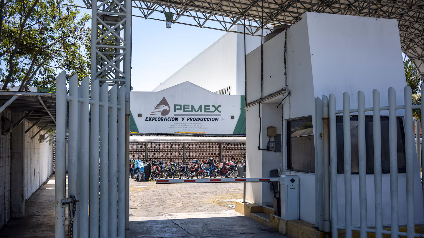 México y Pemex reducen percepción de riesgo crediticio.