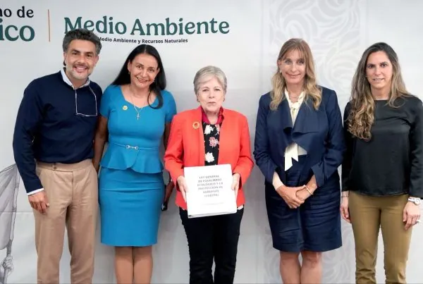 Semarnat avanza con ley de protección animal.