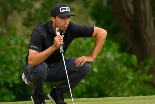Álvaro Ortiz destaca como golfista mexicano en el PGA Tour.