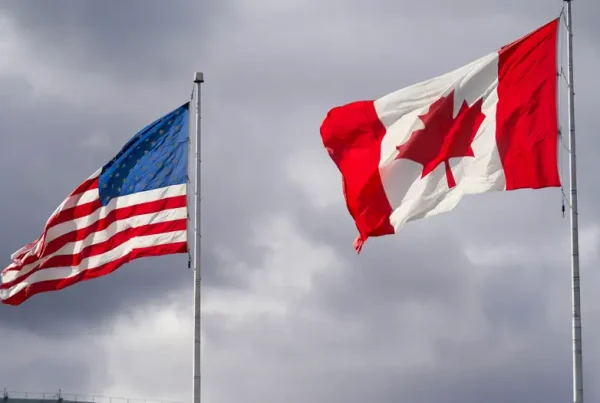 Entran en vigor los aranceles de Canadá a productos de Estados Unidos.
