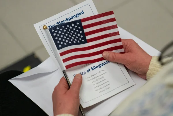 Proceso contra persona que intentó falsificar ciudadanía en Estados Unidos.