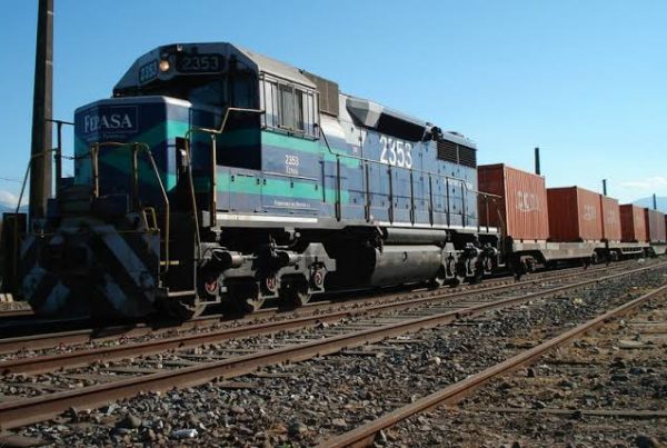 Hacienda propone elevar cobros a concesionarios ferroviarios.