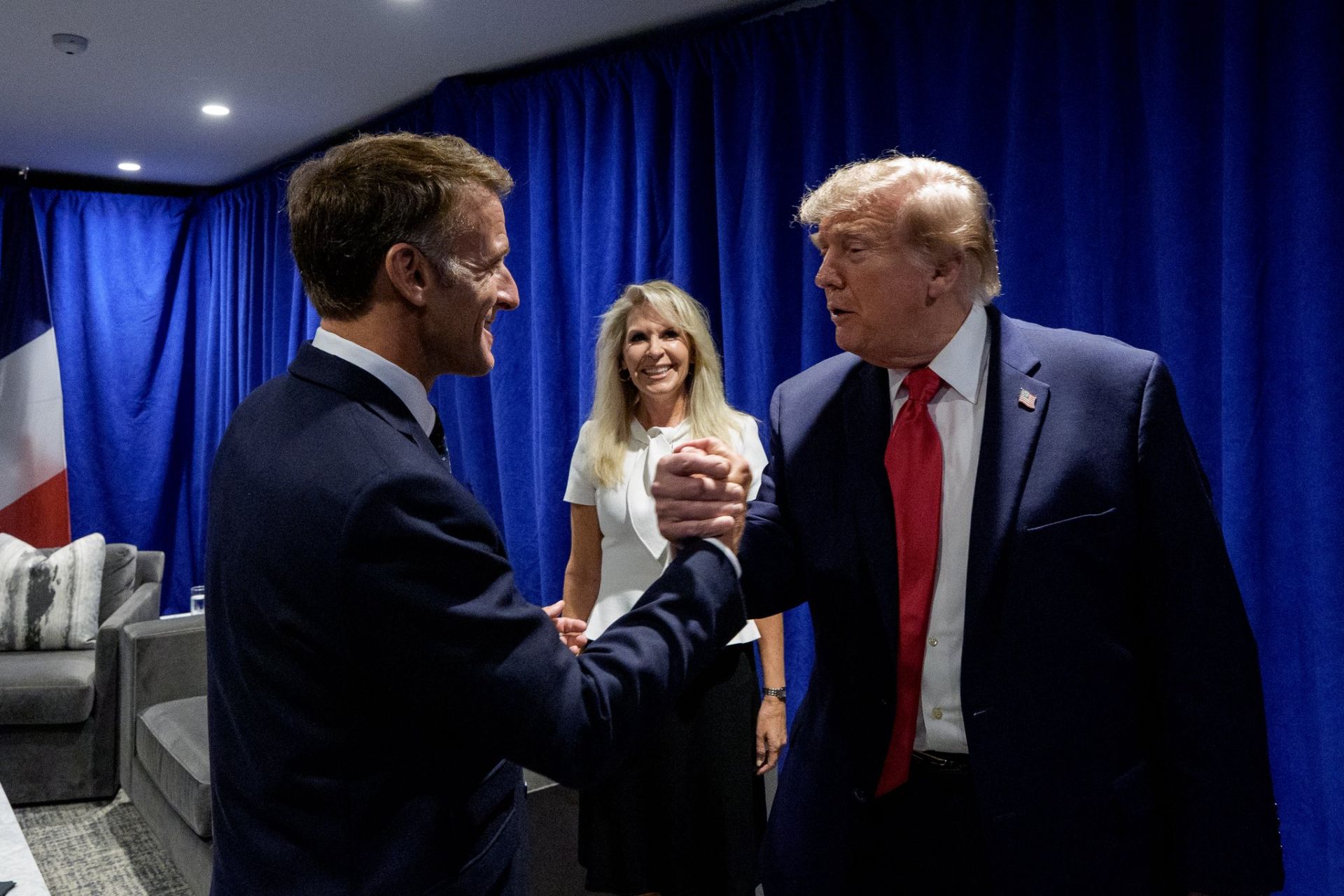 Emmanuel Macron se reúne con Donald Trump en Nueva York.