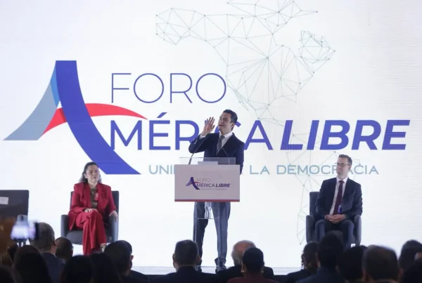 Morena CDMX arremete contra el Foro América Libre.