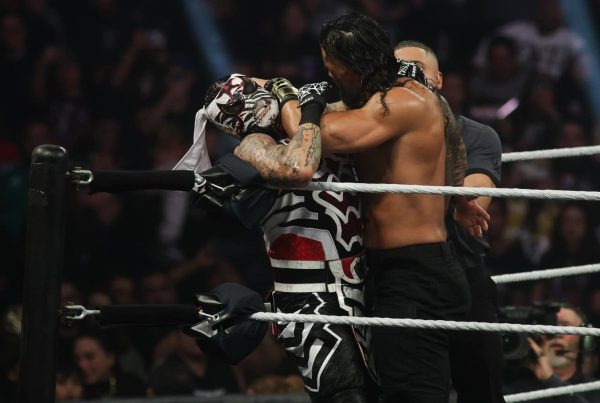 Penta pierde campeonato ante Roman Reigns.