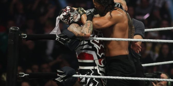 Penta pierde campeonato ante Roman Reigns.