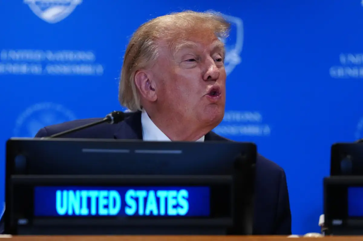 Trump arremete con insultos contra reportera de CNN en la ONU.