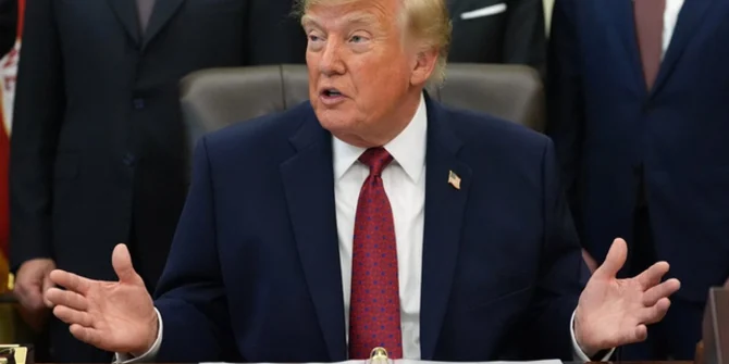Trump vuelve a exigir la salida de Powell de la Fed.