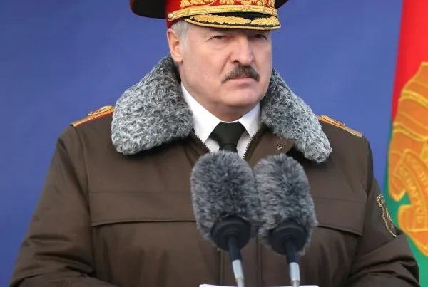 Lukashenko cuestiona presiones de Donald Trump a Ucrania.