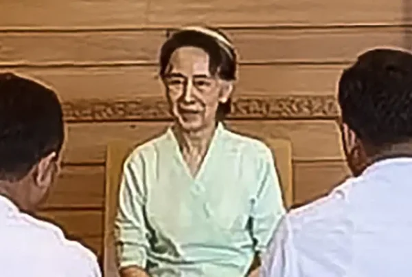 Gobierno de Birmania difunde imágenes de Aung San Suu Kyi.