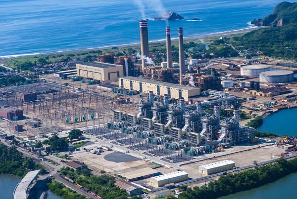 CFE rechaza déficit eléctrico.