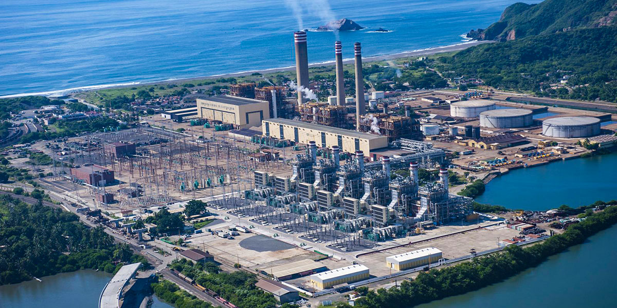 CFE rechaza déficit eléctrico.