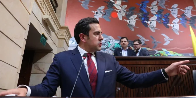 Rodrigo Lara deja el Ministerio del Interior en Colombia.