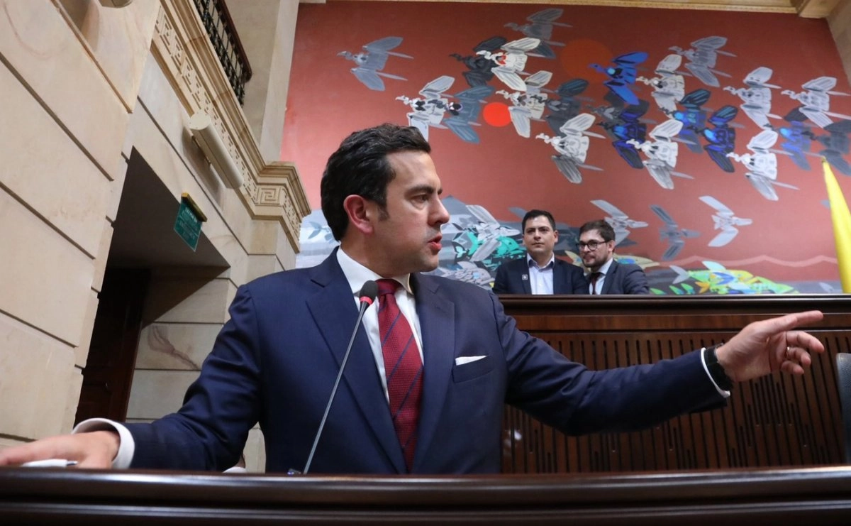 Rodrigo Lara deja el Ministerio del Interior en Colombia.