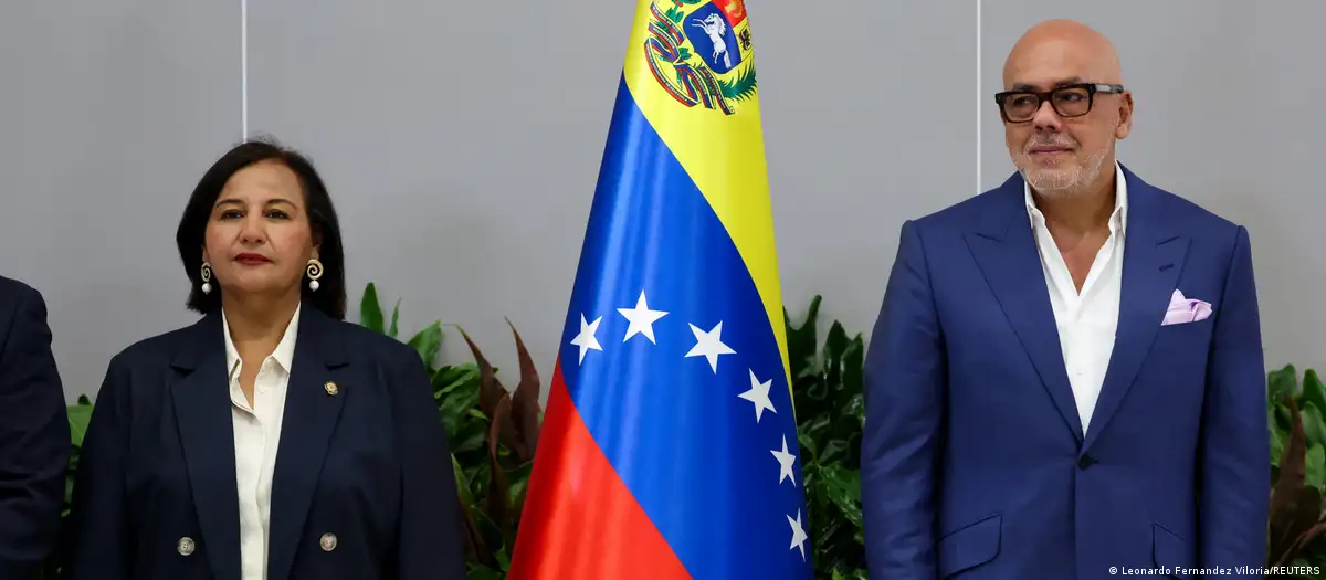 Delcy Rodríguez recibe a la oposición en Venezuela, pero no fija fecha de elecciones.