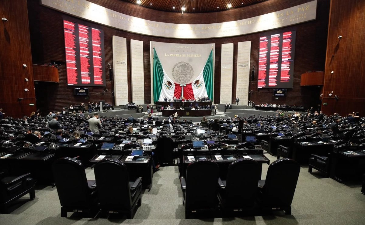 Diputados proponen recorte al INE para 2027.
