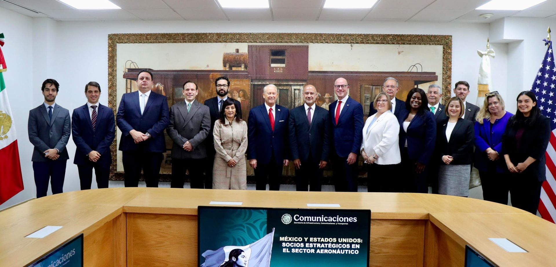 Embajador Johnson se reúne con la SICT.