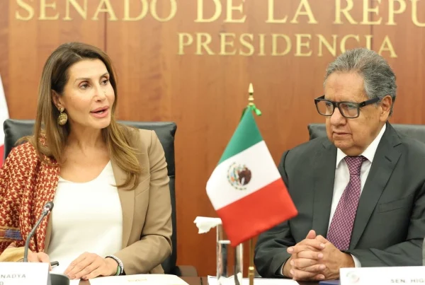 Embajadora de Palestina sostiene encuentro en el Senado mexicano.