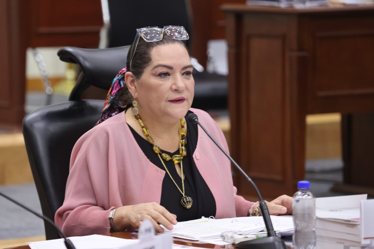 Guadalupe Taddei defiende al INE ante señalamientos por contratos.