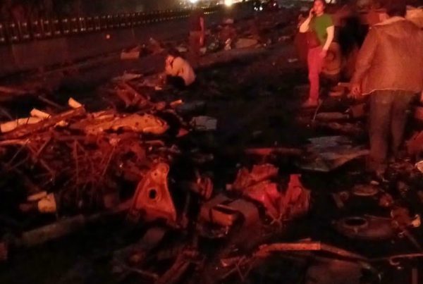2 muertos deja incendio de tráiler en la Naucalpan-Toluca.