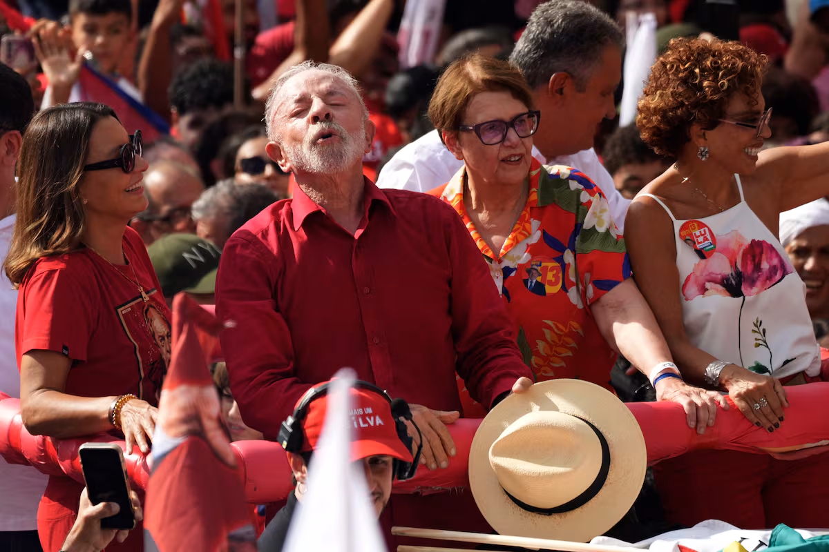 Gobierno de Lula da Silva exige a Meta igualdad de alcance ante elecciones.