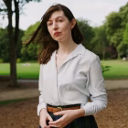 La escritora irlandesa Sally Rooney retira sus libros de la venta en Reino Unido por su apoyo a Palestina.