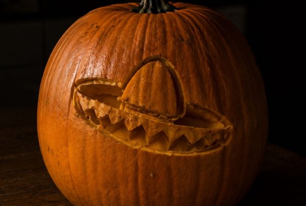 Calabaza con sombrero de charro desata críticas contra la Casa Blanca.