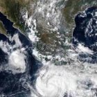Trudy se intensifica a huracán categoría 2.